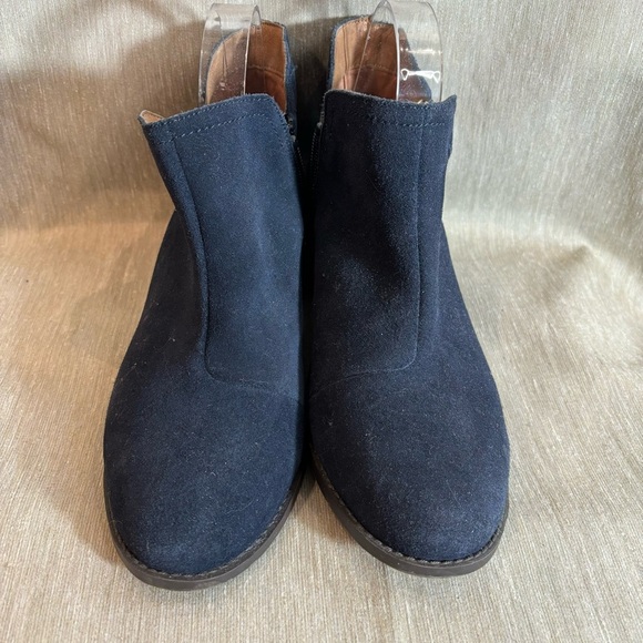 VIONIC Sz 9 Felicity Suede Zipper Closure Almond Toe Stacked Heel Ankle Booties - Picture 2 of 10